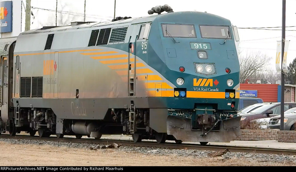 VIA Rail 915